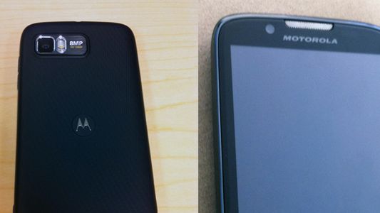Motorola Atrix 2 uchwycona na zdjęciach, znamy szczegóły specyfikacji 1