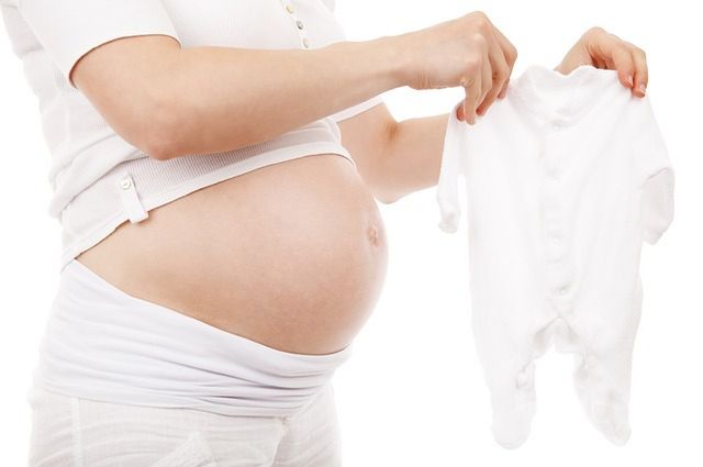 Irygacje pochwy zabezpieczają kobietę przed ciążą