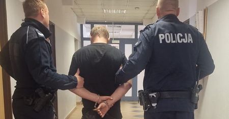 Pijany kierowca potrącił policjanta. Funkcjonariusze ruszyli za nim w pogoń