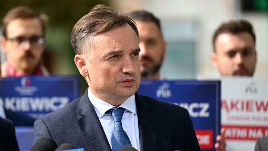 Radom, 25.09.2023. Kampania wyborcza do parlamentu 2023. Minister sprawiedliwości, prokurator generalny Zbigniew Ziobro podczas konferencji prasowej w Radomiu, 25 bm. (amb) PAP/Piotr Polak
