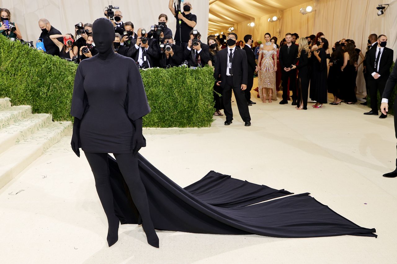 Kim Kardashian w kreacji od Balenciagi