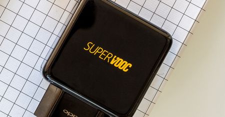 30 minut do szczęścia - superszybkie ładowanie akumulatora OPPO Reno Ace