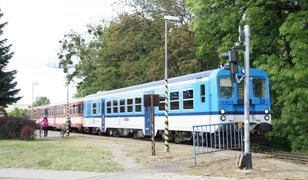 Nie podobały mu się zmiany na trasie. Postanowił nasmarować tory olejem