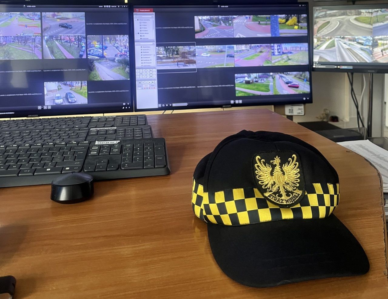 Niszczyli banery wyborcze w Świdniku. Straż Miejska przekazała policji nagrania