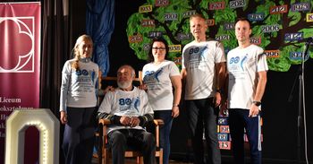 Malbork: 80-lecie I LO. Absolwenci zagrali w siatkówkę