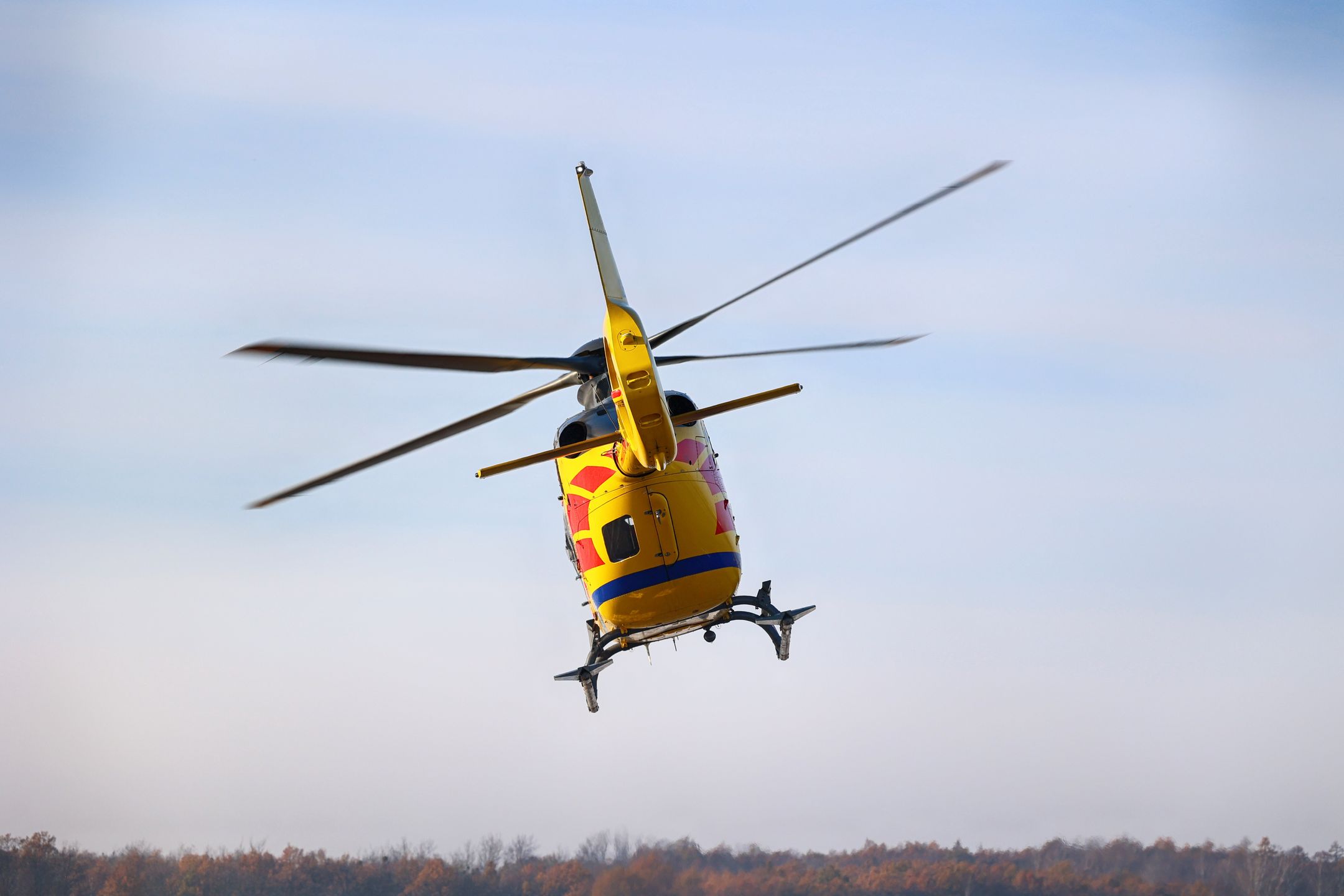 DAREK11
pogotowie lotnicze, pada, mróz, lekarz, ratownik, lpr, lotnicze pogotowie ratunowe, ambulans, karetka, incydent, zdarzenie, ferie, droga, transport, medycyna, szpital, lawina, katastrofa, przeszczep, transplantacja, sop, ratowanie, pierwsza pomoc, pogoda, wypadeg, opad, góry, narty, gopr, helikopter, lotniczy, niebo, samoloty, chopper, przewóz, flying, eskadra, lotnictwa, przewozy, rotor
