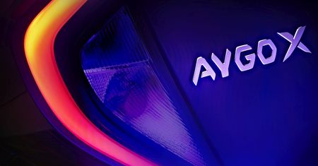 Toyota Aygo X będzie małym crossoverem. Producent pochwalił się datą debiutu