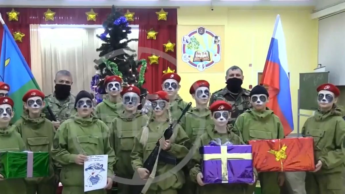 Rosyjscy uczniowie "wspierają szopa z Chersonia" 