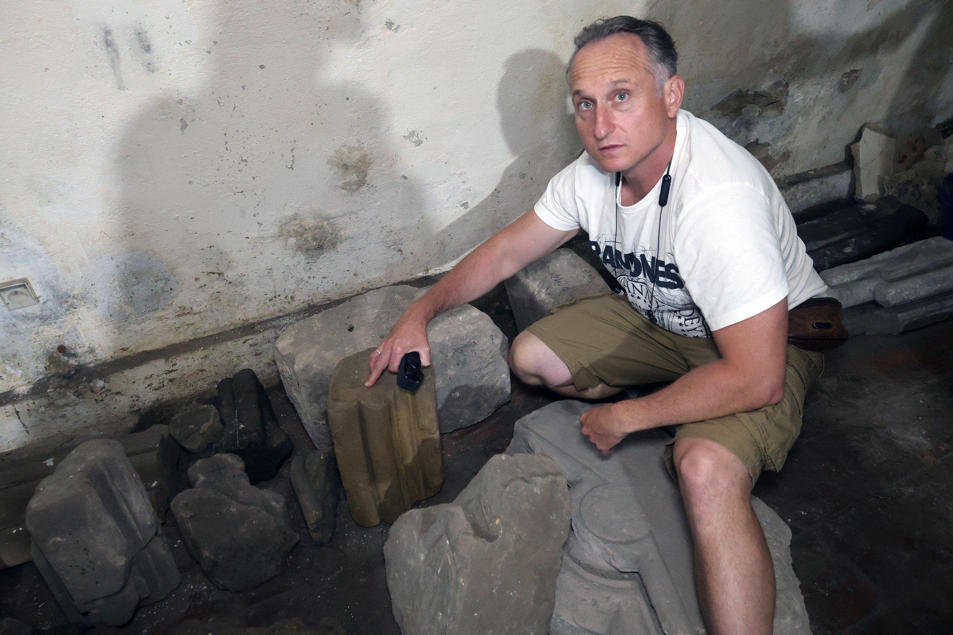 17.08.2025 LEGNICA ZAMEK PIASTOWSKI PIWNICA PIWNICE KAMIENIE FUNDACJA ARCHEO BADANIA KAMIEN HISTORIA INWENTARYZACJA NZ HISTORYK TOMASZ STOLARCZYK DYREKTOR MUZEUM W JAWORZE
 GAZETA WROCLAWSKA
 GAZETA WROCLAWSKA PIOTR KRZYZANOWSKI/POLSKA PRESS GRUPA