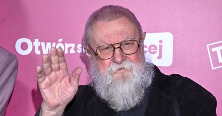 Jerzy Bralczyk z jakiegoś powodu uznał, że warto wrócić do dyskusji o "zdychaniu". "NIE JEST PEJORATYWNE. Do człowieka tak, do zwierzęcia - nie"