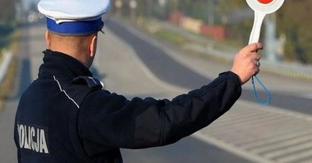 Patokumulacja pod Warszawą: pijany jechał na zepsutym, skradzionym skuterze z zasądzonym zakazem prowadzenia pojazdów