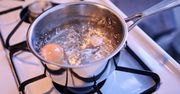 Popularny błąd przy gotowaniu jajek. Ten genialny trik pomoże ci go naprawić