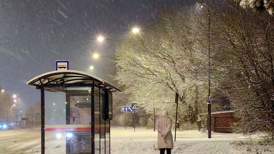 Atak zimy
Fot. Andrzej Zbraniecki/East News, Lodz, 02.12.2023. Intensywne opady sniegu w Lodzi. N/z przystanek autobusowy.
Andrzej Zbraniecki