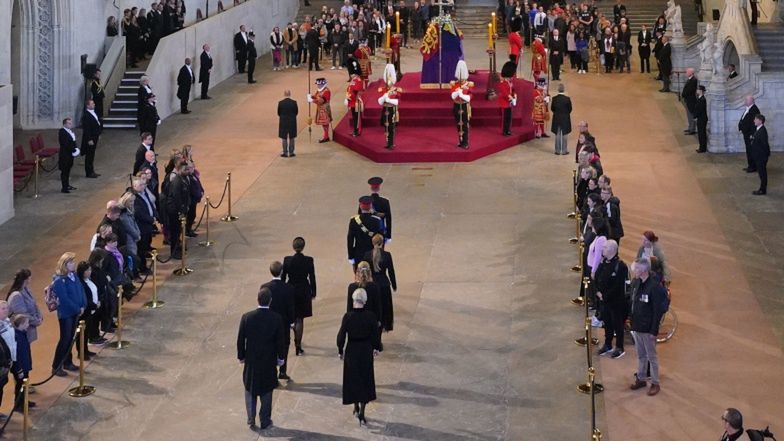 Wnuki królowej Elżbiety II czuwają przy jej trumnie