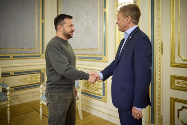 The President of Ukraine met with the British Defense Minister Grant Shapps on Thursday.