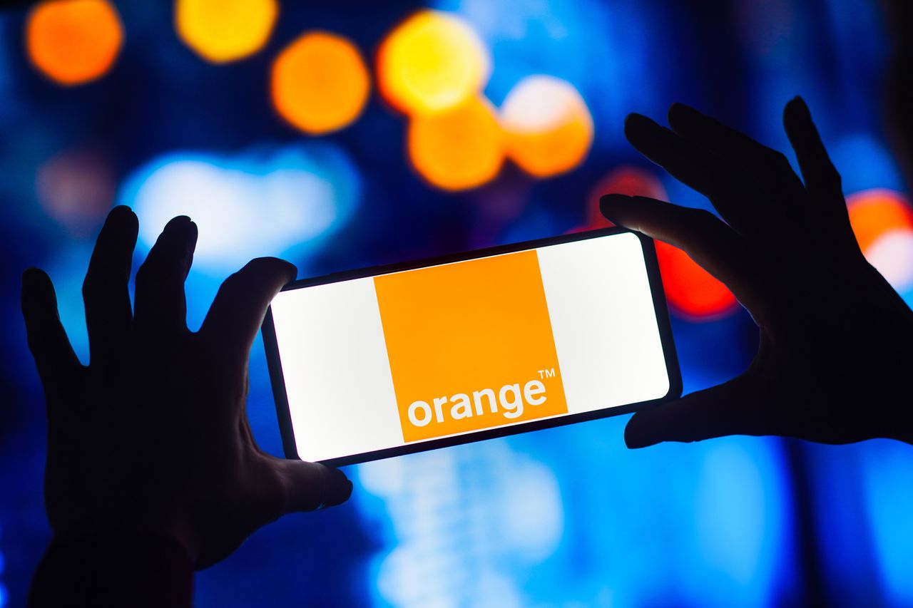 Orange znosi opłaty za infolinię (Rafael Henrique/SOPA Images/LightRocket via Getty Images)