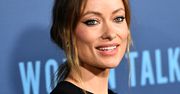Stylizacja dla odważnych? Olivia Wilde w awangardowej sukni z dodatkiem złota