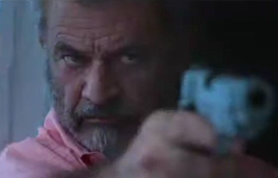 Mel Gibson i Emile Hirsch w filmie  "Force of Nature" walczą z huraganem i złodziejami