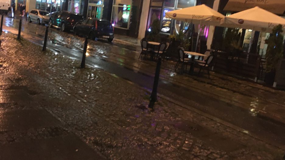 Czy gastronomiczne ogródki i kluby dysponujące przestrzenią na świeżym powietrzy przeżyją 15 maja najazd? Przeszkodzić może pogoda