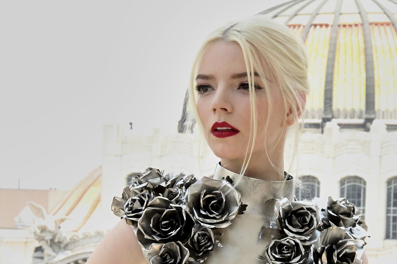 Anya Taylor-Joy's avant-garde fashion makes a statement in Mexico