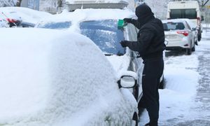 Spadł pierwszy śnieg. Wraz z nim mogą posypać się kary dla kierowców