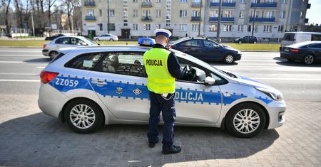Huczna impreza urodzinowa. Goście zlekceważyli obostrzenia
