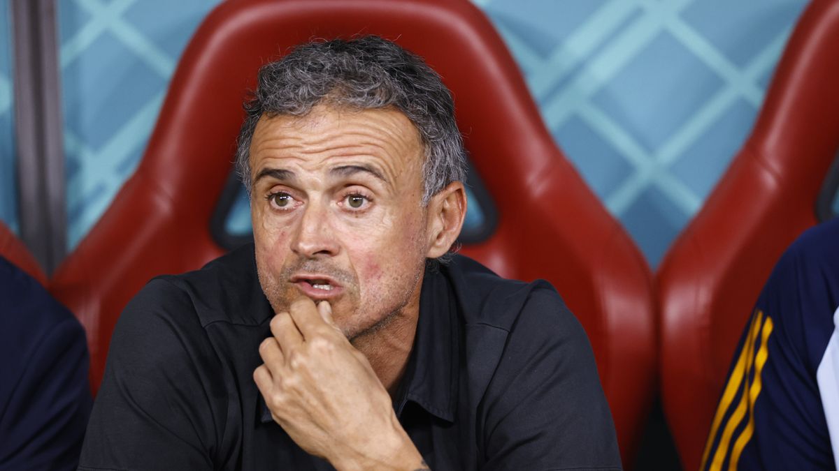 AL-RAYYAN - Spain coach Luis Enrique during the FIFA World Cup Qatar 2022 group E match between Japan and Spain at Khalifa International stadium on December 1, 2022 in Ar-Rayyan, Qatar. AP | Dutch Height | MAURICE OF STONE (Photo by ANP via Getty Images)