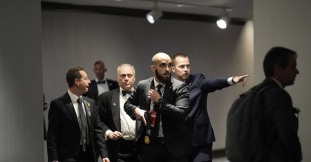 "Za drzwiami rozległy się strzały". Relacja korespondenta z Polski