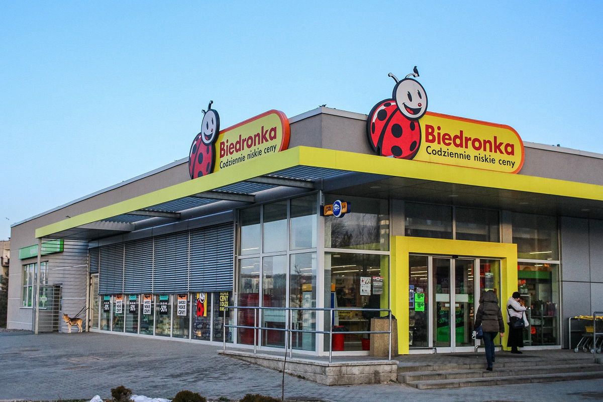 Wielkie promocje w Biedronce. Oferta na Dzień Dziadka i Babci