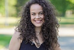 Sara z "Rolnika" w prostych włosach. "Czasem muszę odpocząć od loczków"