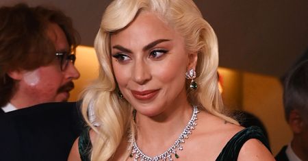 Lady Gaga Wypina się do obiektywu. Tak pozuje w skąpym bikini