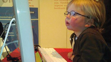 Oko Aliena uczy dziecko geografii. Zabawka edukacyjna dla małego geeka 1