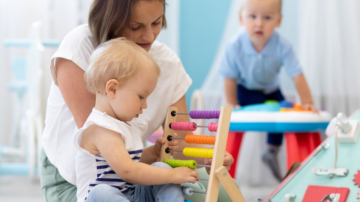 Dlaczego warto zaufać żłobkom? Ekspertki o opiece nad dziećmi do lat trzech