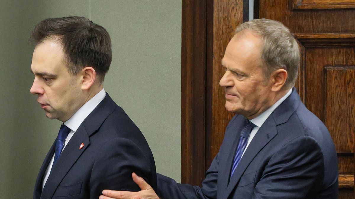 Donald Tusk, Andrzej Domański
Warszawa, 27.02.2026. Premier Donald Tusk (P) i minister finansów i gospodarki Andrzej Domański (L) na sali obrad Sejmu, 27 bm. W ostatnim dniu posiedzenia w Sejmie odbędą się głosowania, m.in. nad poprawkami Senatu do ustawy wdrażającej program SAFE. (sko) PAP/Paweł Supernak
Paweł Supernak
10 10. X kadencja kadencji, obrady, obrady Sejmu, polityk, polityka, posiedzenie, sala obrad, sala plenarna, sala posiedzeń, sejm, sejmu