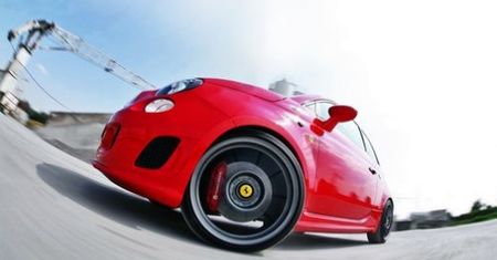 Abarth 500 Ferrari Edition od Pogea Racing - mały, ale wariat!