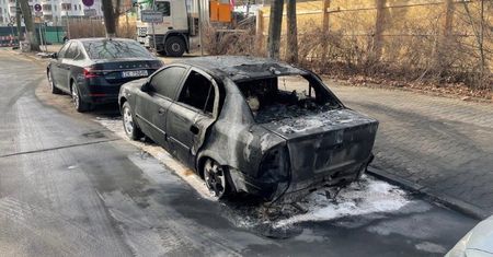 Niemcy. Spłonęło auto polskiej ambasady. "Badane jest podłoże polityczne"