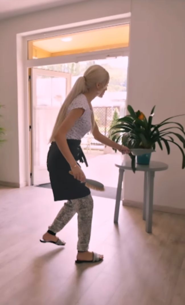 Caroline Derpienski w "Damach i wieśniaczkach"