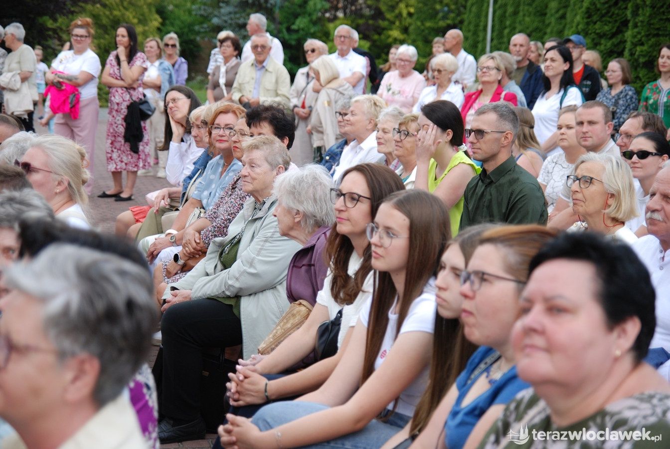Koncert muzyki chrześcijańskiej na Zazamczu