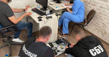 Farmy rosyjskich trolli zlikwidowane. Zatrzymania pod Odessą i Kijowem
