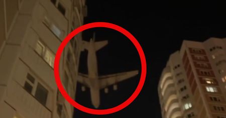 Nocny atak dronów w Moskwie. Samolot niemal otarł się o wieżowce