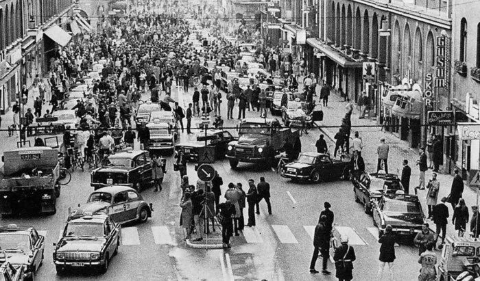 Pierwszy dzień, w którym Szwecja przeszła z ruchu lewostronnego na prawostronny (3 września 1967).