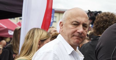 Remont mieszkania Brudzińskiego. "GW" ujawnia, co było w mailach