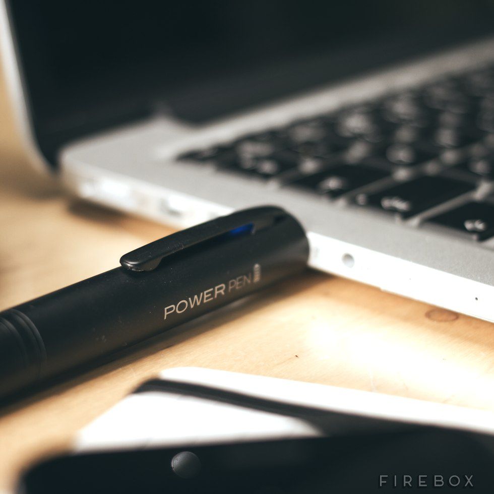 Power Pen, czyli stylowy rysik, długopis i przenośna bateria w jednym 4