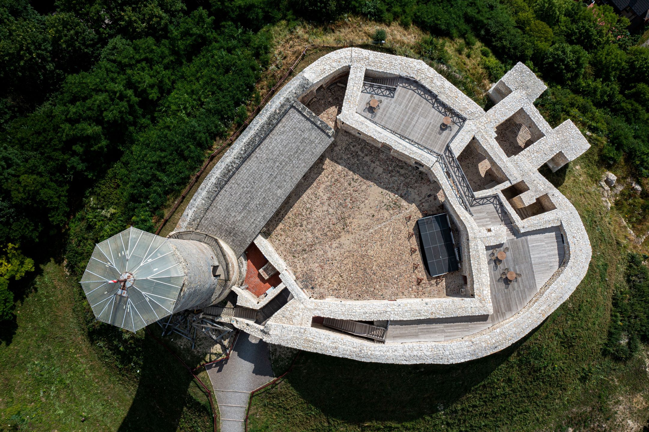 zamek, ruiny, tower, architektura, niebo, europa, widok z lotu ptaka, drzew, pola, gród, podróż, dron, djipoland, djinowysacz, szling, maciej g. szling