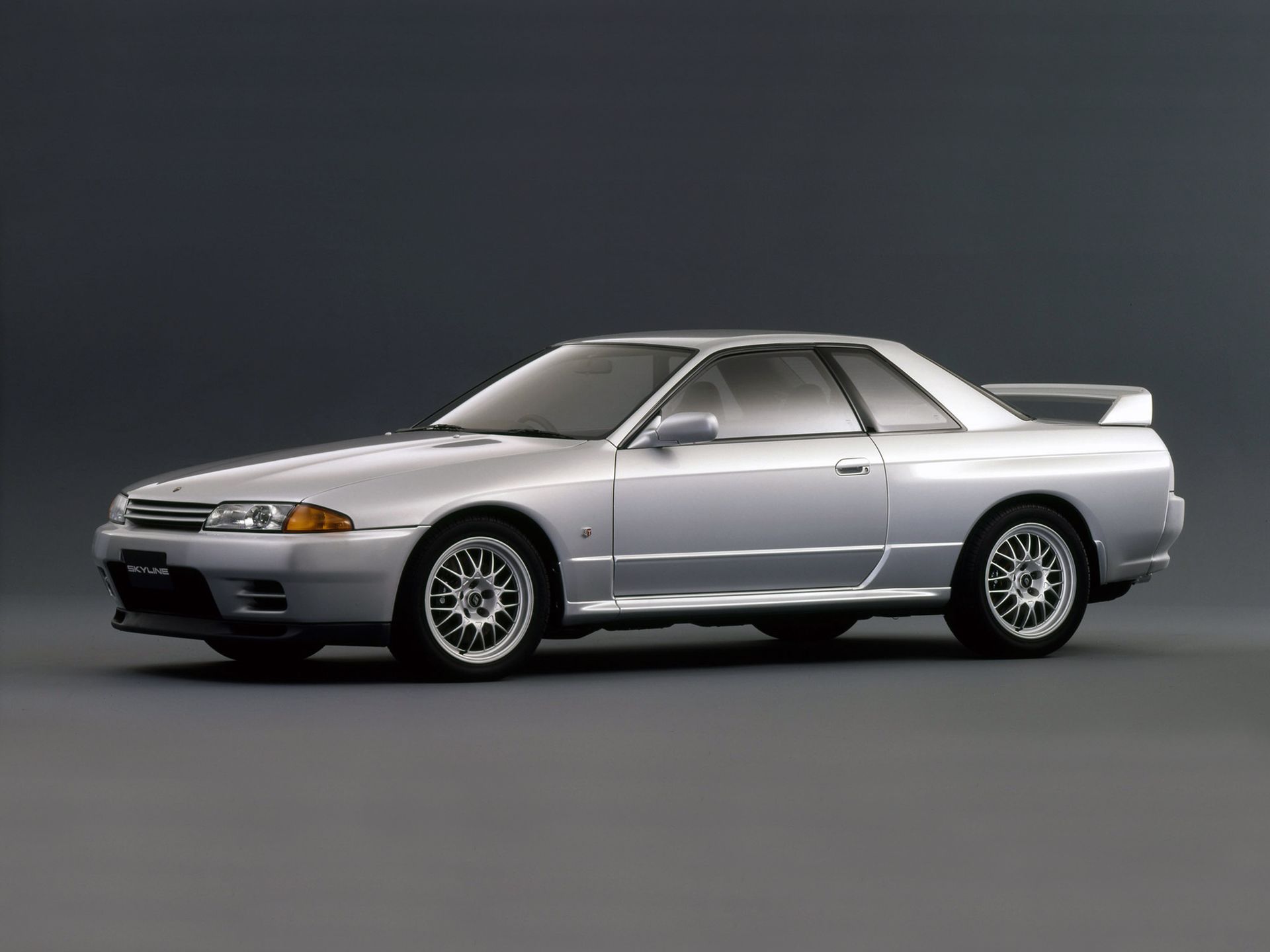 Ewolucja Godzilli: jak od początku zmieniał się Nissan Skyline GT-R 13