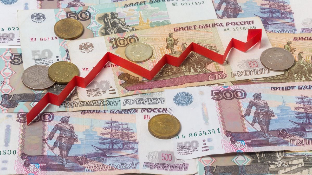 Bank of America: Rubel najmocniej zyskującą walutą tego roku