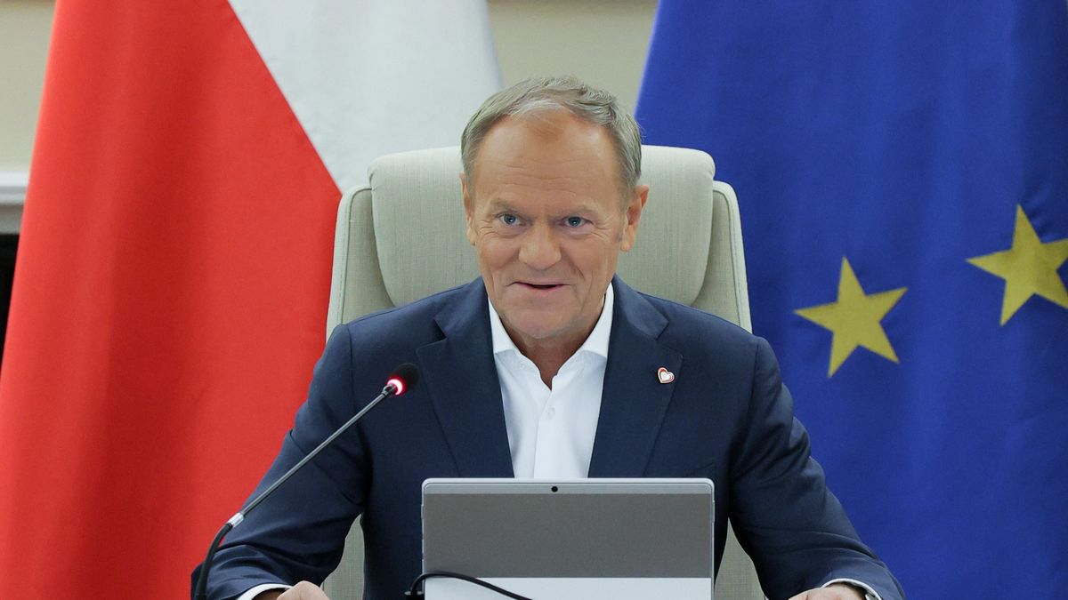 Donald Tusk
Warszawa, 01.04.2025. Premier Donald Tusk przed zako�czeniem posiedzenia rz�du w KPRM w Warszawie, 1 bm. Ministrowie zajmuj� si� m.in. projektem uchwa�y w sprawie rz�dowej strategii wsp�pracy z Poloni�. (mgut) PAP/Pawe� Supernak
Pawe� Supernak
kancelaria, KPRM, obrady, polityk, polityk polityka, polityka, posiedzenie, rada ministr�w, rady ministr�w, rz�d, rz�du