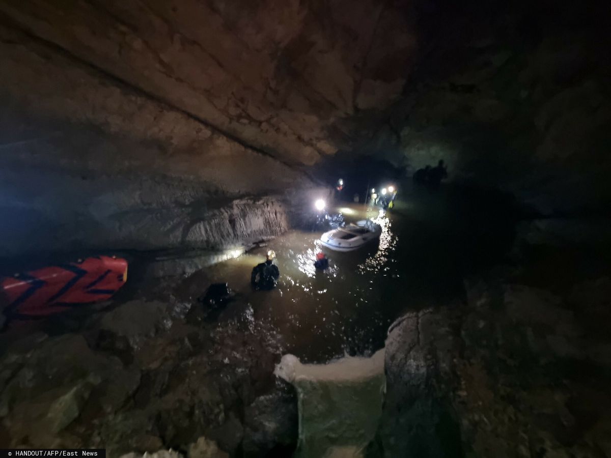 5 osób utknęło w jaskini Krizna w Słowenii