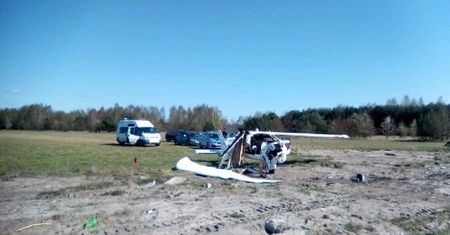 Łódzkie. Samolot zahaczył o linie energetyczne i spadł na pas startowy