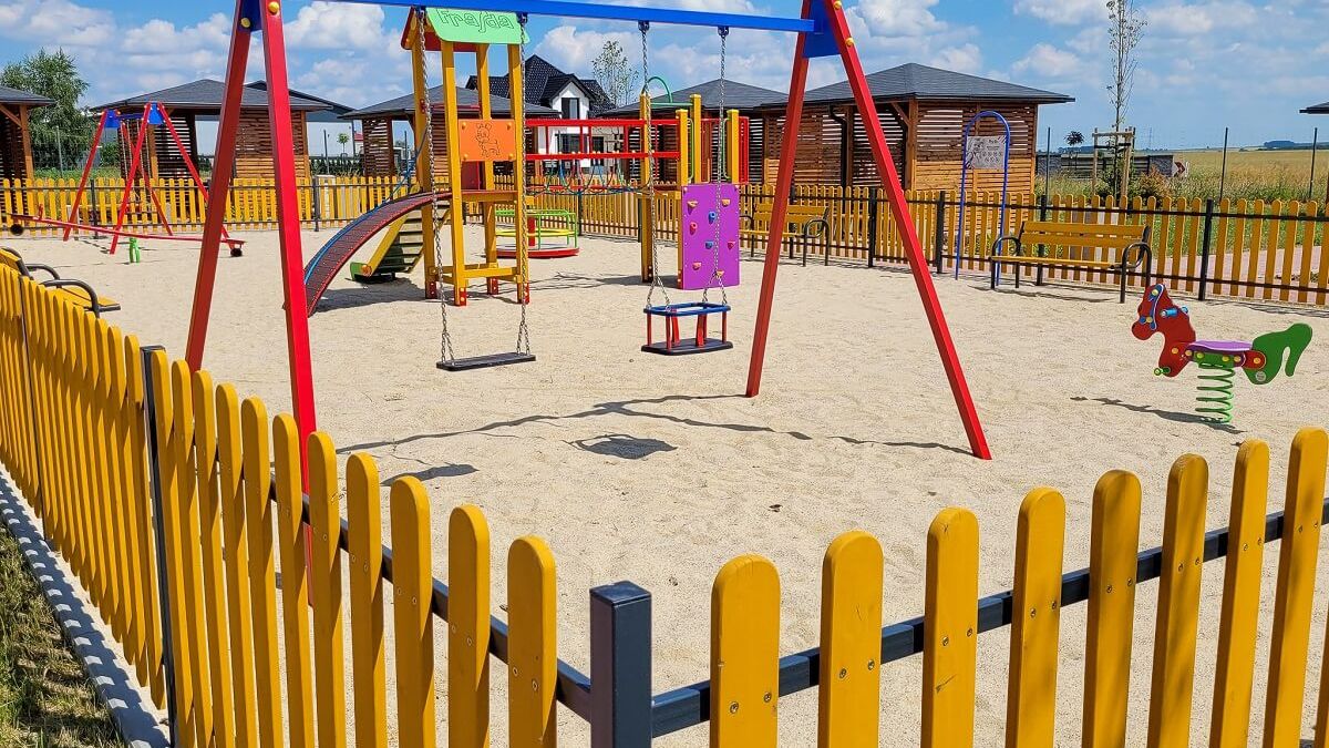 MOP Bystrzejowice plac zabaw S12/S17